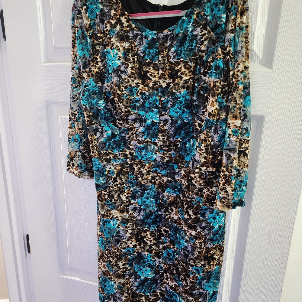 Dress - Picture 2 of 2